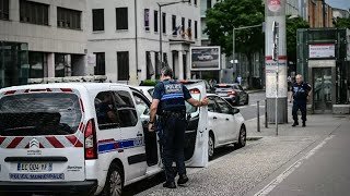"On a toujours une boule au ventre" : vive émotion à Lyon après une attaque au couteau dans le métro