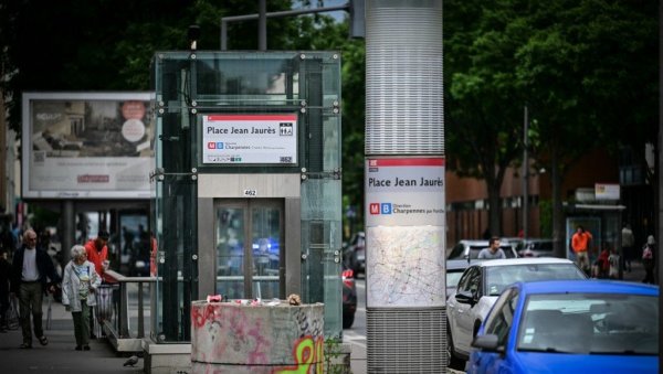 Attaque au couteau à Lyon : la garde à vue du suspect levée pour incompatibilité médicale - France Bleu