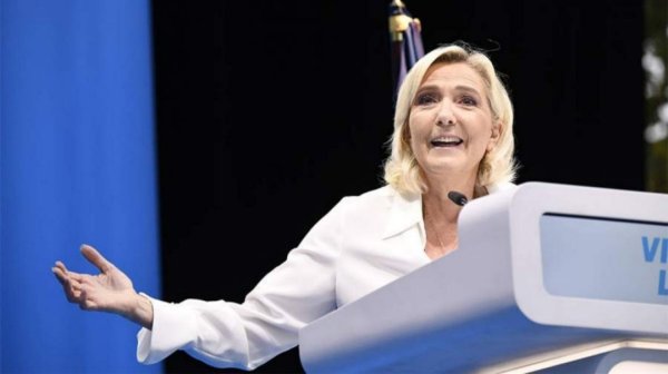 Прокуратура Парижа обвинила Марин Ле Пен в растрате средс...