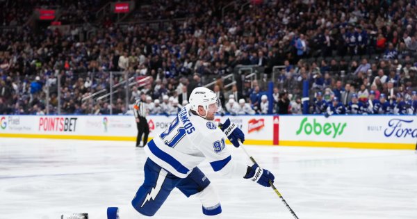 NHL Rumors: Steven Stamkos, Predators Agree to $32M Contract After Lightning Run