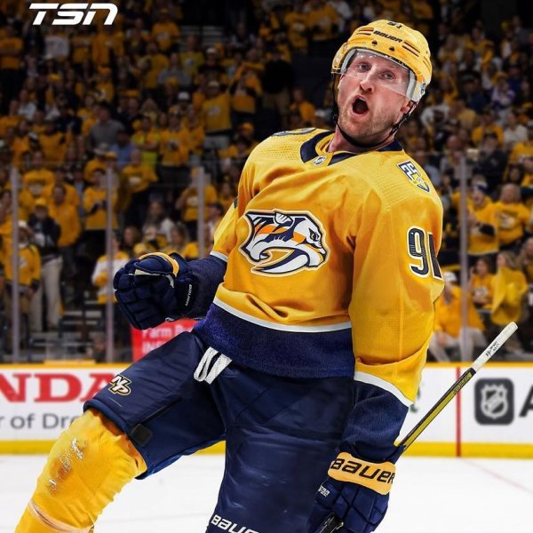 1st look at Steven Stamkos in a Preds jersey!!
(Credits: ...
