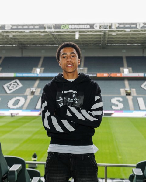 OFFICIAL: Borussia Mönchengladbach have signed 16-year-ol...