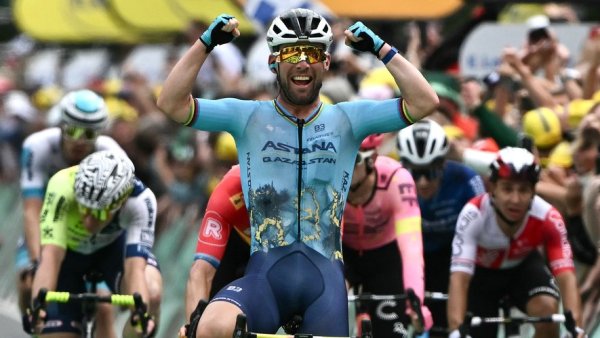VIDEO. Tour de France : Mark Cavendish rentre dans la légende de la Grande Boucle en détrônant Eddy Merckx