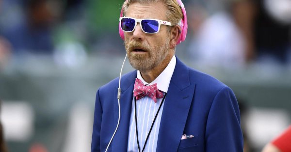 Sixers bar Howard Eskin from training facility after sports radio host's unwanted advance at Phillies game