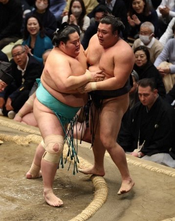 霧島、痛恨2敗目…琴桜に寄り切られ「大関の形になっちゃった」（スポニチアネックス）｜ｄメニューニュース
