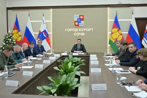 Глава Сочи Андрей Прошунин провел заседание городской комиссии по ЧС в связи с ухудшением погодных условий