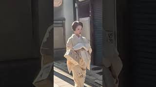 宮川町を往く芸妓さん　 #京都 #芸妓