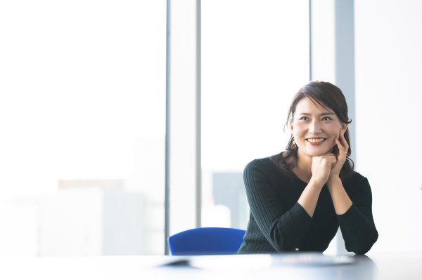 【金子恵美さんインタビュー】出産直後に夫の女性問題が発覚。許せた理由と「出張バッグに仕掛ける驚きの浮気防止法」とは？（OTONA SALONE） - Yahoo!ニュース