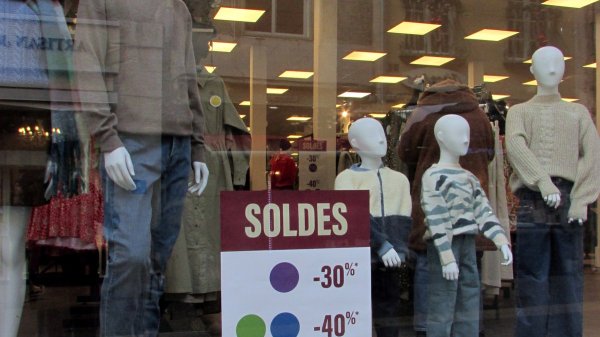 Remises, durée, procédure d’échanges et de remboursements : tout savoir sur les soldes d’hiver qui débutent ce mercredi