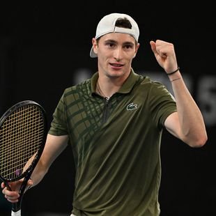 ATP 250 Adélaïde │Ugo Humbert - Ugo Humbert en finale après sa victoire contre Alejandro Davidovitch Fokina, 6-3, 5-7, 7-6 - Eurosport