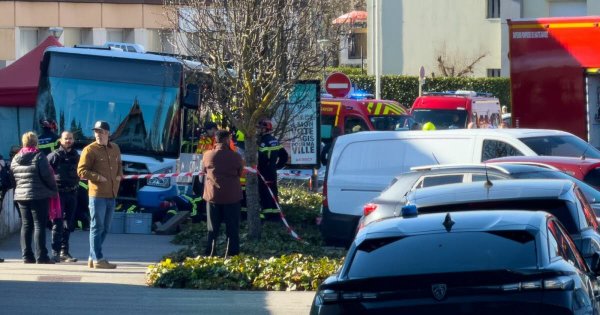 Annecy. Un bus percute un enfant après une sortie de route près d'une école : le jeune garçon de 7 ans est mort