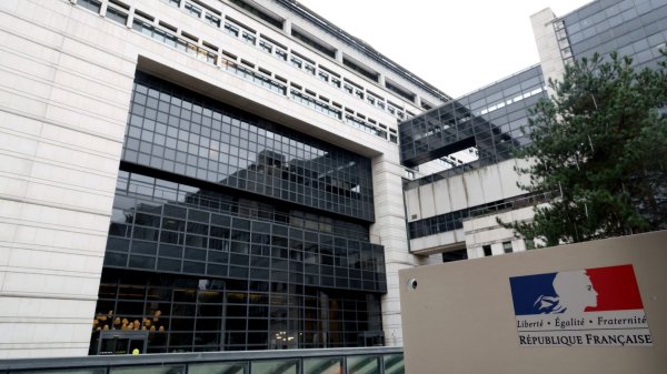 Consommation : Bercy veut autoriser les salari&eacute;s modestes &agrave; retirer 2 000 euros de leur Plan d'&eacute;pargne entreprise