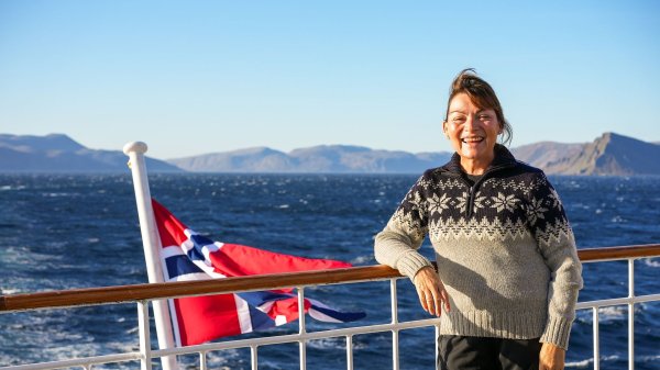 Hurtigruten Announces Partnership with Channel 4 for New Series ‘Lorraine Kelly’s Norwegian Odyssey’