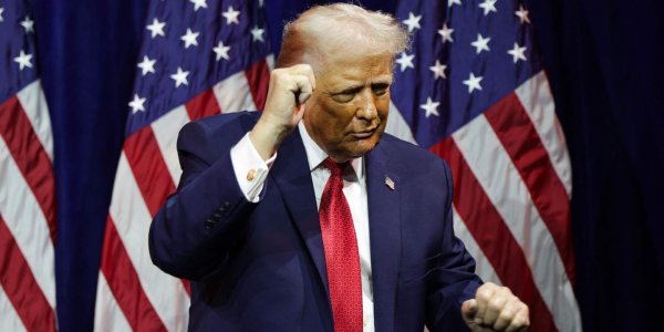 EN DIRECT : « Donald Trump tente de convaincre ses électeurs que “l’Amérique d’abord” passe par le Venezuela aujourd’hui, et par le Groenland demain »