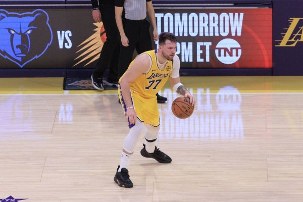 Сан-Антонио Спёрс − Лос-Анджелес Лейкерс: актуальный прогноз и ставка на матч НБА — 8 января 2026