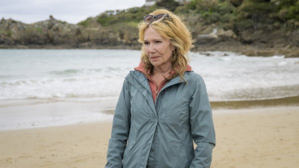 Clémentine Célarié : "Être violentée par un homme qu'on aime, c'est inimaginable" | Télé 7 Jours