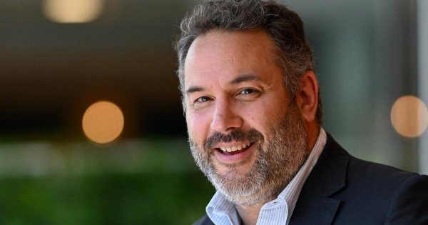 «Je n’ai jamais raconté cette histoire» : Bruce Toussaint raconte sa surprenante demande en mariage à sa femme Catherine