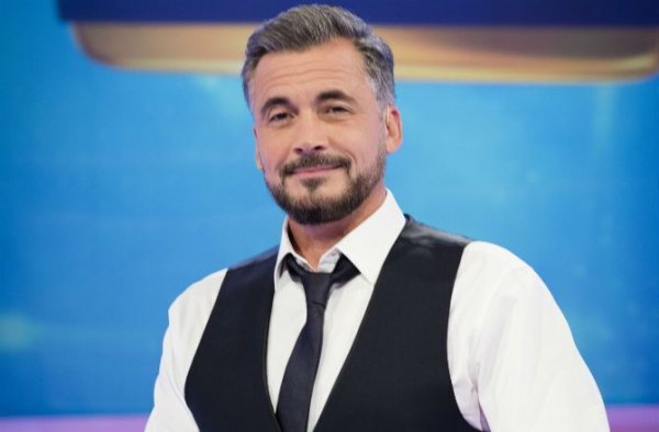 "J'aime bien l'idée de..." : Olivier Minne en dit plus sur sa vie amoureuse, cette épreuve passée le pousse à rester très discret