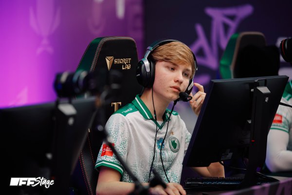 m0NESY занял 4-е место в топ-20 лучших игроков 2025 года - Offstage