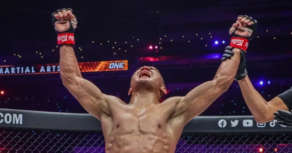 Кайрат Ахметов вернулся и дебютировал с победы в АСА