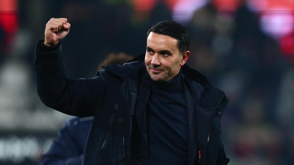 Intensity, confidence, anger. Palladino's "new" Goddess.