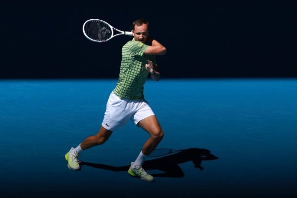 Будет ли реванш? Медведев сразится с неудобным американцем за выход в четвертьфинал АО