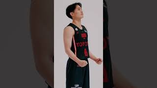 轟選手のアルバルクユニフォーム、似合ってますか？😆初練習場入りで早速写真撮影！#アルバルク東京  #Bリーグ #バスケ #バスケットボール