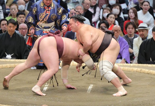 元大関・朝乃山が３勝目　左目を痛めるも６日目の取組には影響ない見込み - スポーツ報知