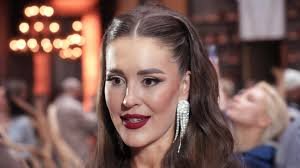 анна бузова