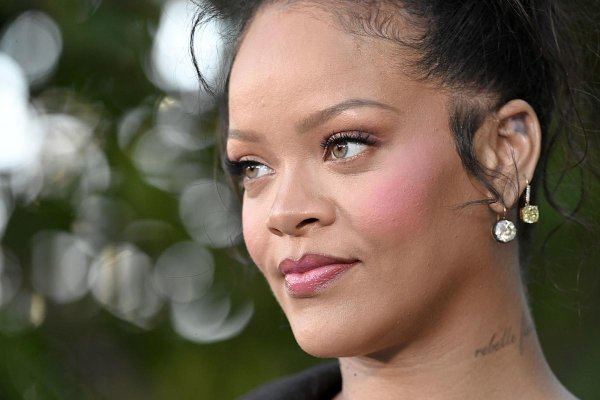 Woman shoots at Rihanna’s L.A. home with AR-15-style rifle, police say