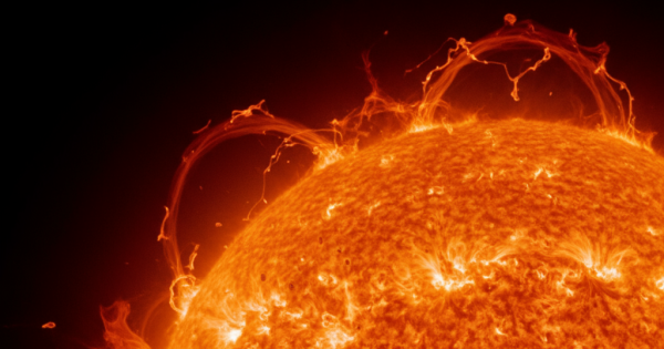 Экстремальные магнитные бури 10 января 2026 усилятся: почасовой прогноз