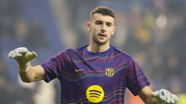 El Barça sale en Santander con Joan Garcia en la portería y con Bernal y Casadó en la medular