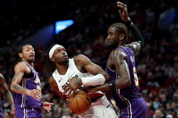 Discussion Open as Trail Blazers Take on Lakers!