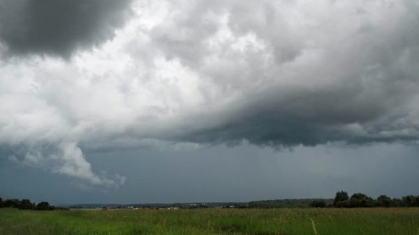 Pluie-inondations et crues: cinq départements placés en vigilance orange par Météo-France