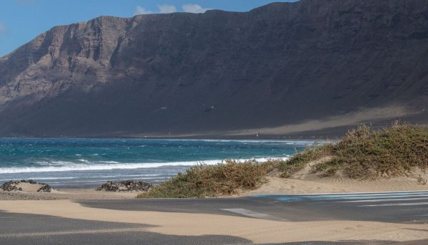 'Tapestry of Sayings', the Lanzarote project that aims to rebalance the role of human beings on the planet