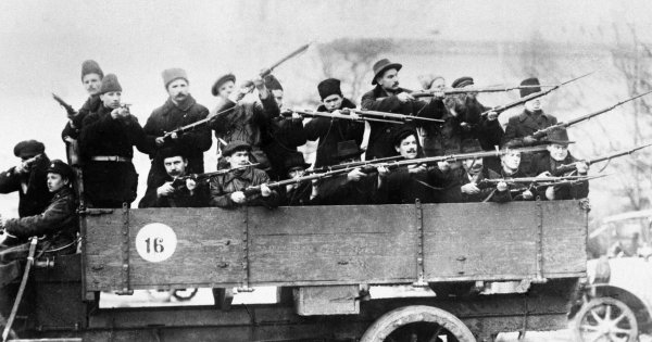 Повторение 1917-го и 1953-го? Астрологи дали ответы на вопросы