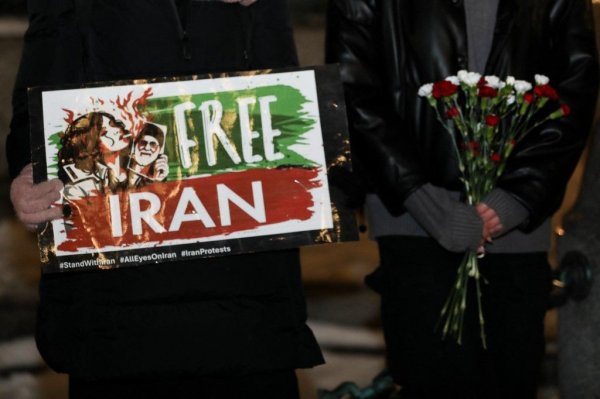 Iran : Élie Chouraqui dénonce «l'insupportable silence» du monde de la culture