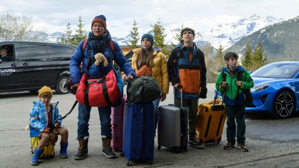 10 jours encore sans maman (M6) : ce lien étonnant entre le film avec Franck Dubosc et Shining | Télé 7 Jours