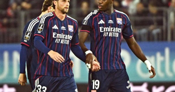Lyon. Blessures, avènement de Kluivert… La défense de l’OL en cours de redéfinition