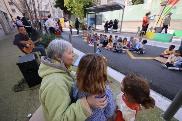 Pas de voitures aux heures de sorties de l’école, plus d’adultes formés pour encadrer les enfants à l’étude... : quelles sont les propositions de Nice ! Front populaire pour les élections municipales ?