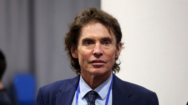 Arno Klarsfeld &eacute;voque des "rafles" pour "se d&eacute;barrasser des OQTF" en France "comme fait Trump avec ICE", et suscite l'indignation