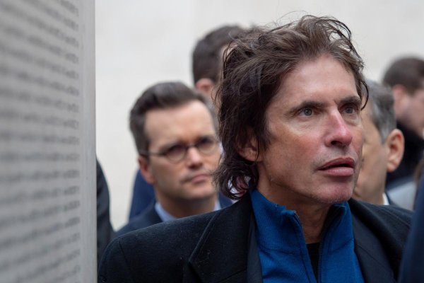 Arno Klarsfeld visé par une procédure disciplinaire au Conseil d’Etat après ses propos sur les « rafles » d’étrangers