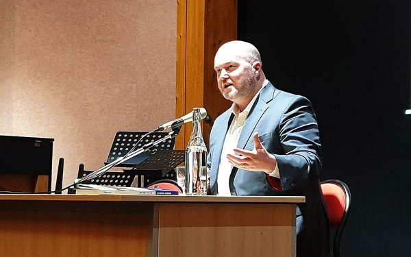 À Landivisiau, les USA, Trump et l’info, vus par Philippe Corbé, ont captivé les lycéens du Léon