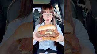 Trying Carls Jr. NEW Spicy Triple Western Bacon Cheeseburger 🍔🥵 #carlsjr #fastfood #fastfoodreview