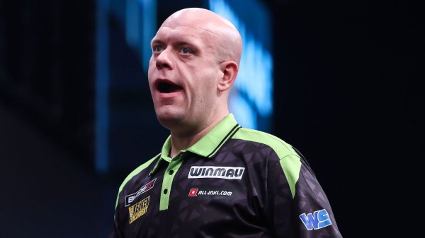 Winmau World Masters darts: Michael van Gerwen makes shock exit as Gian van Veen, Gerwyn Price make winning starts