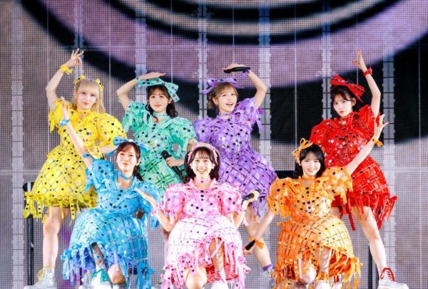 ＦＲＵＩＴＳ　ＺＩＰＰＥＲが「ＮＥＷ　ＫＡＷＡＩＩ」全開！５万人ふるっぱ～に感謝のステージ　気球に乗るド派手パフォも/デイリースポーツ online