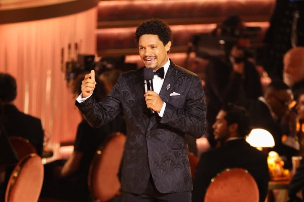 Trevor Noah Takes Shots At Nicki Minaj, Donald Trump s Epstein Association & More During Grammys Show