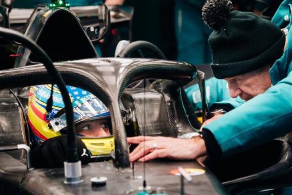 アストンマーティン・ホンダF1、アロンソが2026年型AMR26を初ドライブ「方向性はすぐに感じ取れた」2度の王者が語ったコメントとは？（TopNews） - Yahoo!ニュース