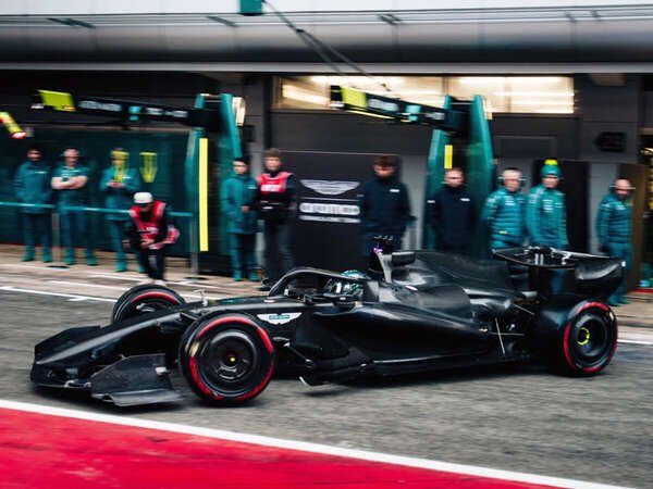 【F1】ホンダと「鬼才」ニューウェイが驚異のマシンパッケージングで合同テストに姿を現した|au Webポータル