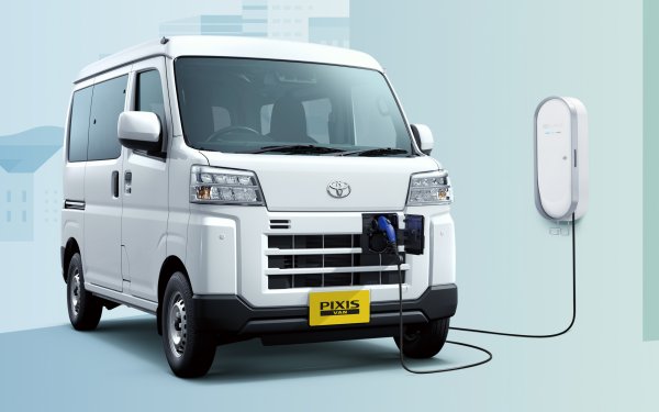トヨタ、軽商用車「ピクシス バン」にバッテリEVモデル追加 航続距離257km実現と蓄電池として活用できるV2H標準装備